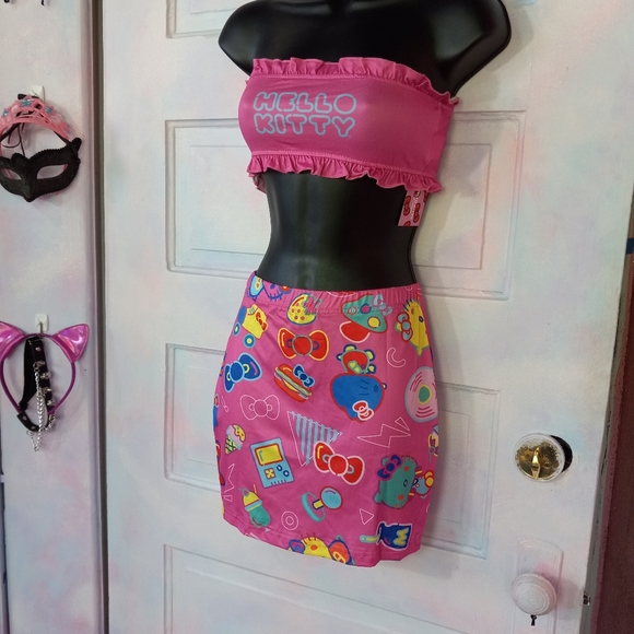 Hello Kitty Dresses & Skirts - 😵Hello Kitty kawaii graphic skirt set w/ ruffled tube top! Nwt! So cute!